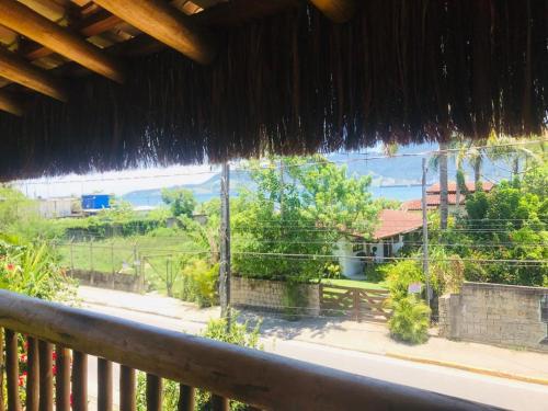 شرفة/ تراس, Duplex Ilhabela Pereque in Centro Commercial شرفة/ تراس, Duplex Ilhabela Pereque in Centro Commercial