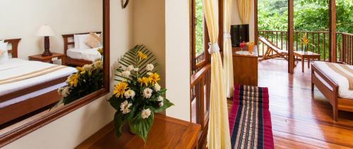 ริเวอร์เฮาส์ รีสอร์ต (Riverhouse Resort) in แม่ฮ่องสอน ริเวอร์เฮาส์ รีสอร์ต (Riverhouse Resort) in แม่ฮ่องสอน