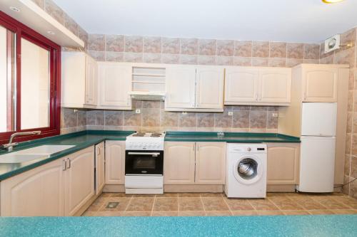 This photo about OYO 136 Danat Alhada Taif shared on HyHotel.com