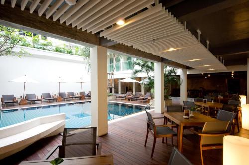 Balcony/terrace, Sunshine Hotel & Residences in Pattaya Balcony/terrace, Sunshine Hotel & Residences in Pattaya