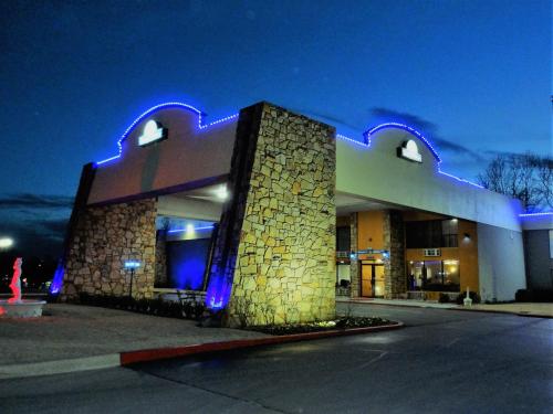 Bejárat, Days Inn by Wyndham Southern Hills/ORU in Tulsa (Oklahoma) Bejárat, Days Inn by Wyndham Southern Hills/ORU in Tulsa (Oklahoma)