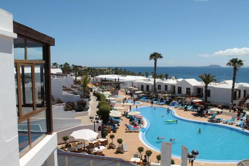 Swimming pool, Grupotel Flamingo Beach in Lanzarote Swimming pool, Grupotel Flamingo Beach in Lanzarote