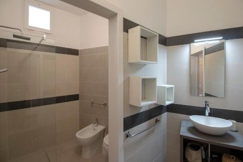 Bathroom, Piccola dimora Don Giovanni in Campi Salentina Bathroom, Piccola dimora Don Giovanni in Campi Salentina
