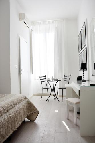 City Hotel