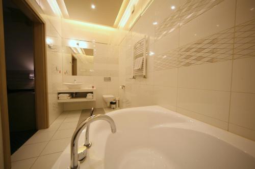 Ванна кімната, Hotel Seven 7 in Каліш Ванна кімната, Hotel Seven 7 in Каліш