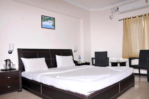 This photo about Hotel Vishnu Priya shared on HyHotel.com