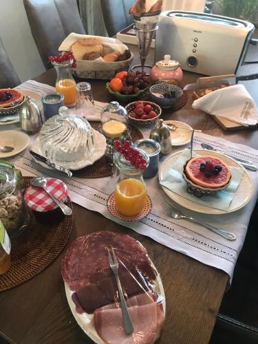Mâncare şi băutură, B&B De Koraal in Emmen Mâncare şi băutură, B&B De Koraal in Emmen
