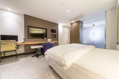 게스트 룸, 구월 호텔 (Incheon (Guwol-dong) Guwol Hotel) in 남동구 게스트 룸, 구월 호텔 (Incheon (Guwol-dong) Guwol Hotel) in 남동구