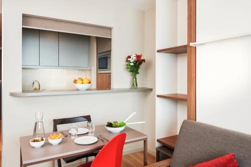 Kitchen, Aparthotel Adagio Birmingham City Centre near The Mailbox Kitchen, Aparthotel Adagio Birmingham City Centre near The Mailbox