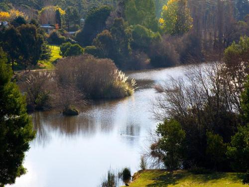 This photo about Lakeside Suites 4 shared on HyHotel.com