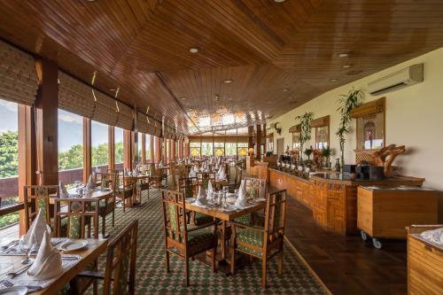 Ravintola, Gilgit Serena Hotel in Gilgit Ravintola, Gilgit Serena Hotel in Gilgit