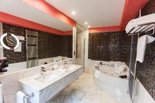 Hot tub, Sercotel Pintor El Greco in Toledo Hot tub, Sercotel Pintor El Greco in Toledo