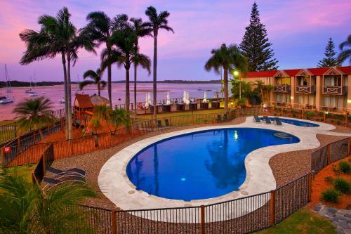 Swimming pool, Waters Edge Port Macquarie Hotel in Port Macquarie Swimming pool, Waters Edge Port Macquarie Hotel in Port Macquarie