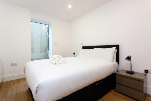 This photo about OYO Home Clapham 2 Bedroom shared on HyHotel.com