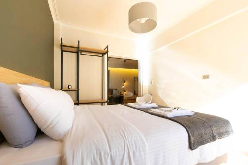 TONI'S "Aquaman" 4BD Apartment in Athens!