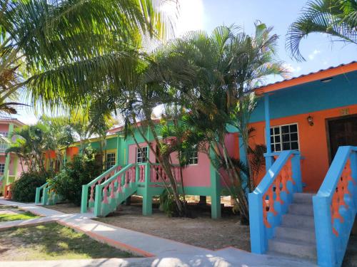 Vista exterior, Sunshine View Hotel and Restaurant in Corozal Vista exterior, Sunshine View Hotel and Restaurant in Corozal