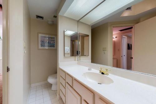 Surfside Resort 2 by Vacasa in Miramar Beach Surfside Resort 2 by Vacasa in Miramar Beach