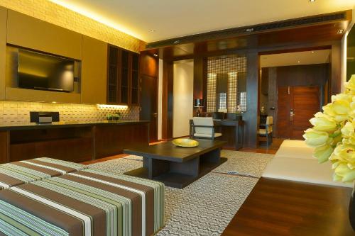 Emerald Palace Hotel in Southern Nay Pyi Taw Emerald Palace Hotel in Southern Nay Pyi Taw