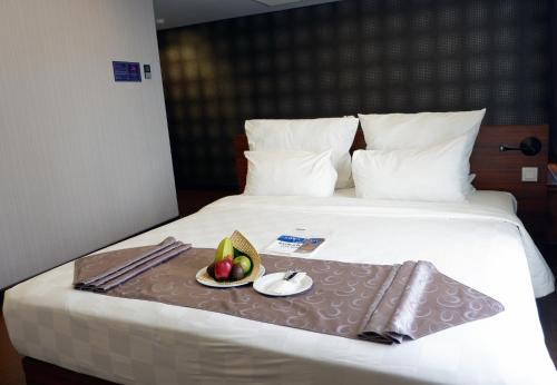 Crown Prince Hotel Surabaya Managed by Midtown Indonesia Hotels near Monkasel (Submarine Monument) Crown Prince Hotel Surabaya Managed by Midtown Indonesia Hotels near Monkasel (Submarine Monument)