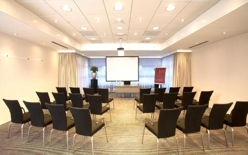 ศูนย์ธุรกิจ, โรงแรมเมอร์เคียว เดน ฮาก เซ็นทรัล (Mercure Hotel Den Haag Central) in เดอะเฮก ศูนย์ธุรกิจ, โรงแรมเมอร์เคียว เดน ฮาก เซ็นทรัล (Mercure Hotel Den Haag Central) in เดอะเฮก