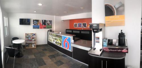 Motel 6 Pendleton, OR - West in Pendleton (Oregon) Motel 6 Pendleton, OR - West in Pendleton (Oregon)