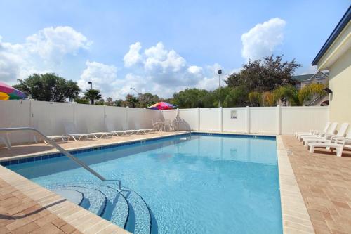 水上樂園, 萊克蘭戴斯套房酒店 (Days Inn & Suites by Wyndham Lakeland) in 雷克蘭德 水上樂園, 萊克蘭戴斯套房酒店 (Days Inn & Suites by Wyndham Lakeland) in 雷克蘭德