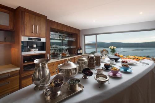 Makanan dan Minuman, Kanonkop House in Kanonkop Makanan dan Minuman, Kanonkop House in Kanonkop