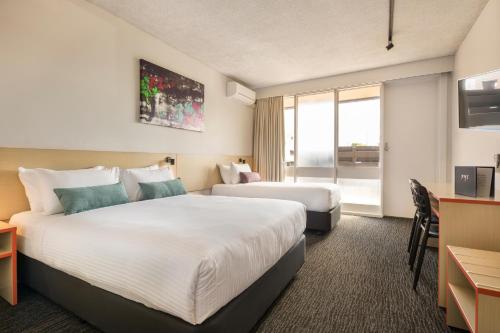 فندق نايتكاب آت والتزينج ماتيلدا (Nightcap at Waltzing Matilda Hotel) in داندينونغ فندق نايتكاب آت والتزينج ماتيلدا (Nightcap at Waltzing Matilda Hotel) in داندينونغ