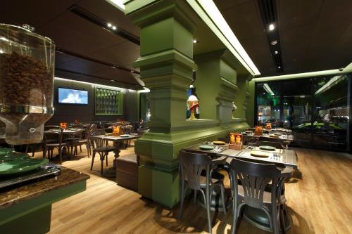 تشيلاكس هيرتيدج (Chillax Heritage) in Bangkok Riverside تشيلاكس هيرتيدج (Chillax Heritage) in Bangkok Riverside