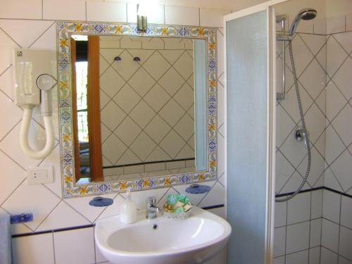 This photo about B&B Villa Maria Giovanna shared on HyHotel.com