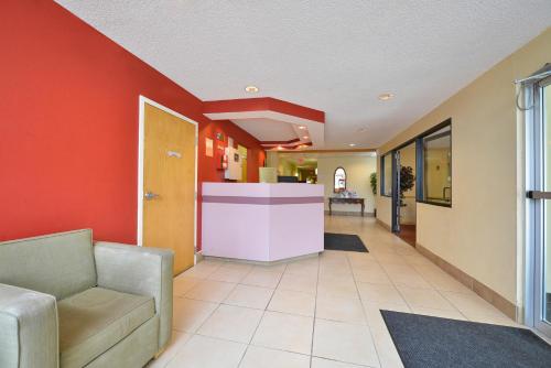 大堂, 東錫拉丘茲美洲最佳價值酒店 (Americas Best Value Inn East Syracuse) in 東錫拉丘茲 大堂, 東錫拉丘茲美洲最佳價值酒店 (Americas Best Value Inn East Syracuse) in 東錫拉丘茲