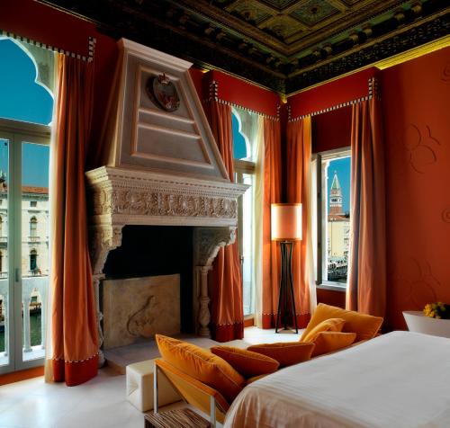 Sina Centurion Palace in Dorsoduro Sina Centurion Palace in Dorsoduro