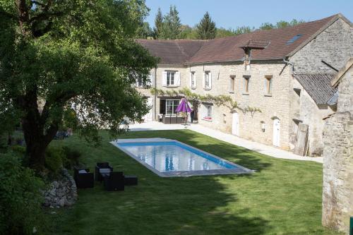 Swimming pool, Le clos de Chaussy in Chaussy Swimming pool, Le clos de Chaussy in Chaussy