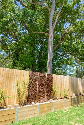 Garden, Myrtle Tree Lodge - Trunks in Kangaroo Valley Garden, Myrtle Tree Lodge - Trunks in Kangaroo Valley