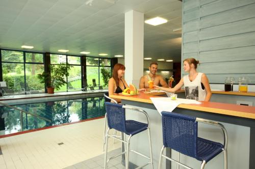 สระว่ายน้ำ, Sporthotel Walliser in เฮียร์เชกก์ สระว่ายน้ำ, Sporthotel Walliser in เฮียร์เชกก์