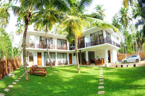Bay Hiriketiya in Tangalle Bay Hiriketiya in Tangalle