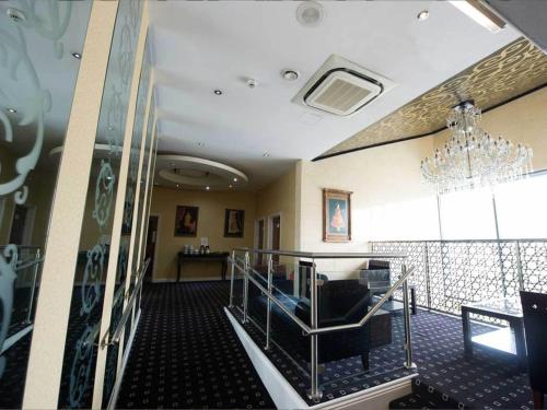 Lobby, Ramada by Wyndham Oldbury Birmingham in Oldbury Lobby, Ramada by Wyndham Oldbury Birmingham in Oldbury