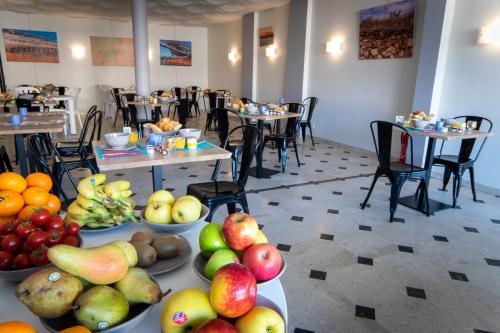 Food and beverages, Hotel Sables D'or in Sete Food and beverages, Hotel Sables D'or in Sete