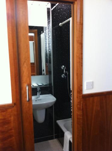 This photo about London Visitors Hotel shared on HyHotel.com