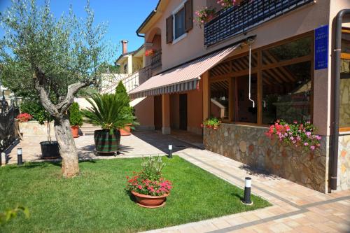 Casa Leona Hotel