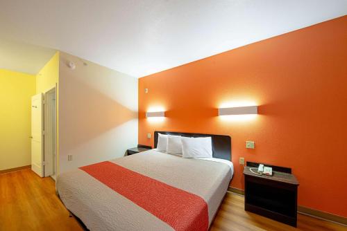 在meiguo.com看到的Motel 6 Rhome的介绍图片