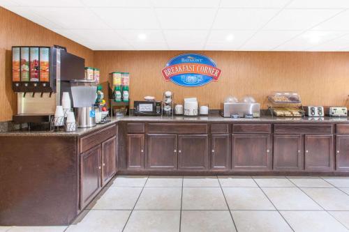 餐飲選擇, 布蘭森貝蒙特套房酒店 - 中央大街 (Baymont by Wyndham Branson - On the Strip) in 布蘭森城中心 餐飲選擇, 布蘭森貝蒙特套房酒店 - 中央大街 (Baymont by Wyndham Branson - On the Strip) in 布蘭森城中心