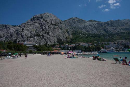 Strand, Hostel Omiš (Hostel Omis) in Omis Strand, Hostel Omiš (Hostel Omis) in Omis