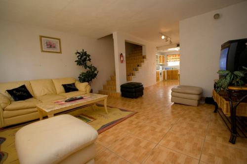 Cool Running Apartments in St Georges Cool Running Apartments in St Georges