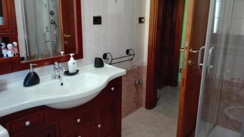 Bathroom, Il Frutteto in Assergi Bathroom, Il Frutteto in Assergi