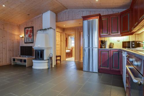 Knuts Hyttegrend in بيتوستولين Knuts Hyttegrend in بيتوستولين