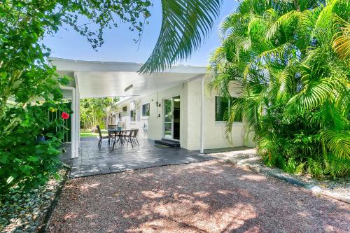 This photo about Driftaway Holiday Villas shared on HyHotel.com