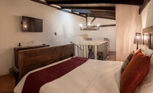This photo about Los Olivos Boutique Hotel Antigua Guatemala shared on HyHotel.com