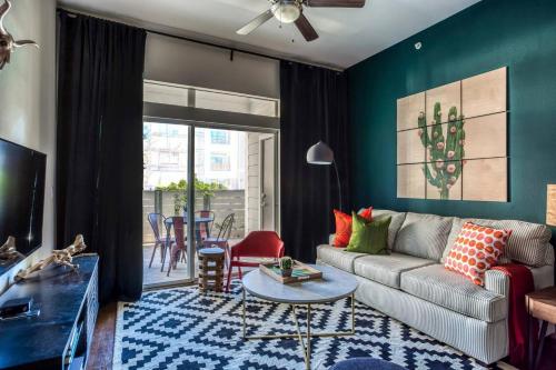 Chic 2BR by Downtown Austin #116 by WanderJaunt Austin
