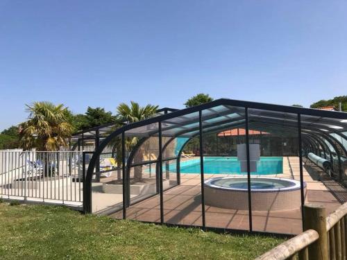 Camping le Rouge Gorge **** 10' Puy du Fou in Saint Laurent Sur Sevre Camping le Rouge Gorge **** 10' Puy du Fou in Saint Laurent Sur Sevre